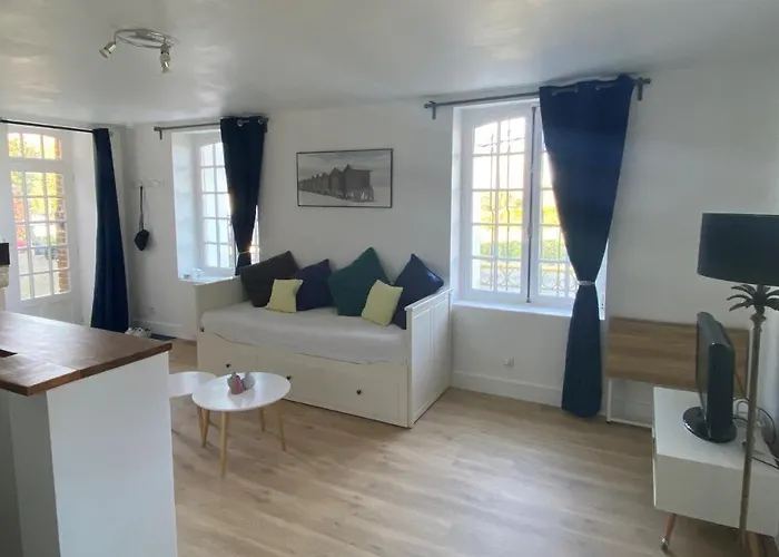 아파트 De Charme Dans Un Chateau A 5 Min D'honfleur 곤느빌-수르-옹플뢰르