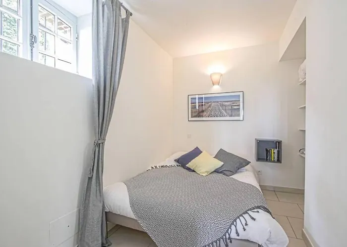 Apartmán De Charme Dans Un Chateau A 5 Min D'honfleur *